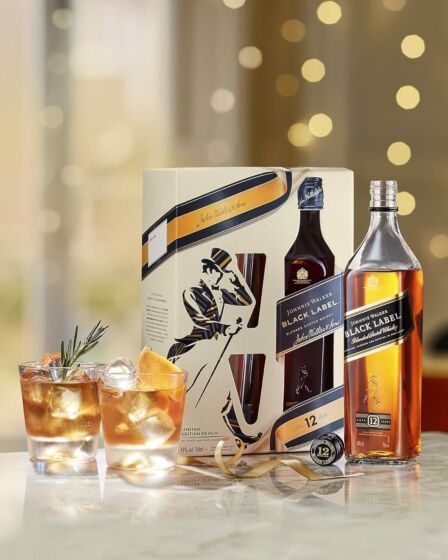 Johnnie Walker Black Label 12 Year Whisky 70cl Gift Pack