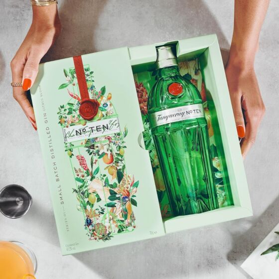 Tanqueray No. Ten Gin Martini Cocktail Gift Set 70cl